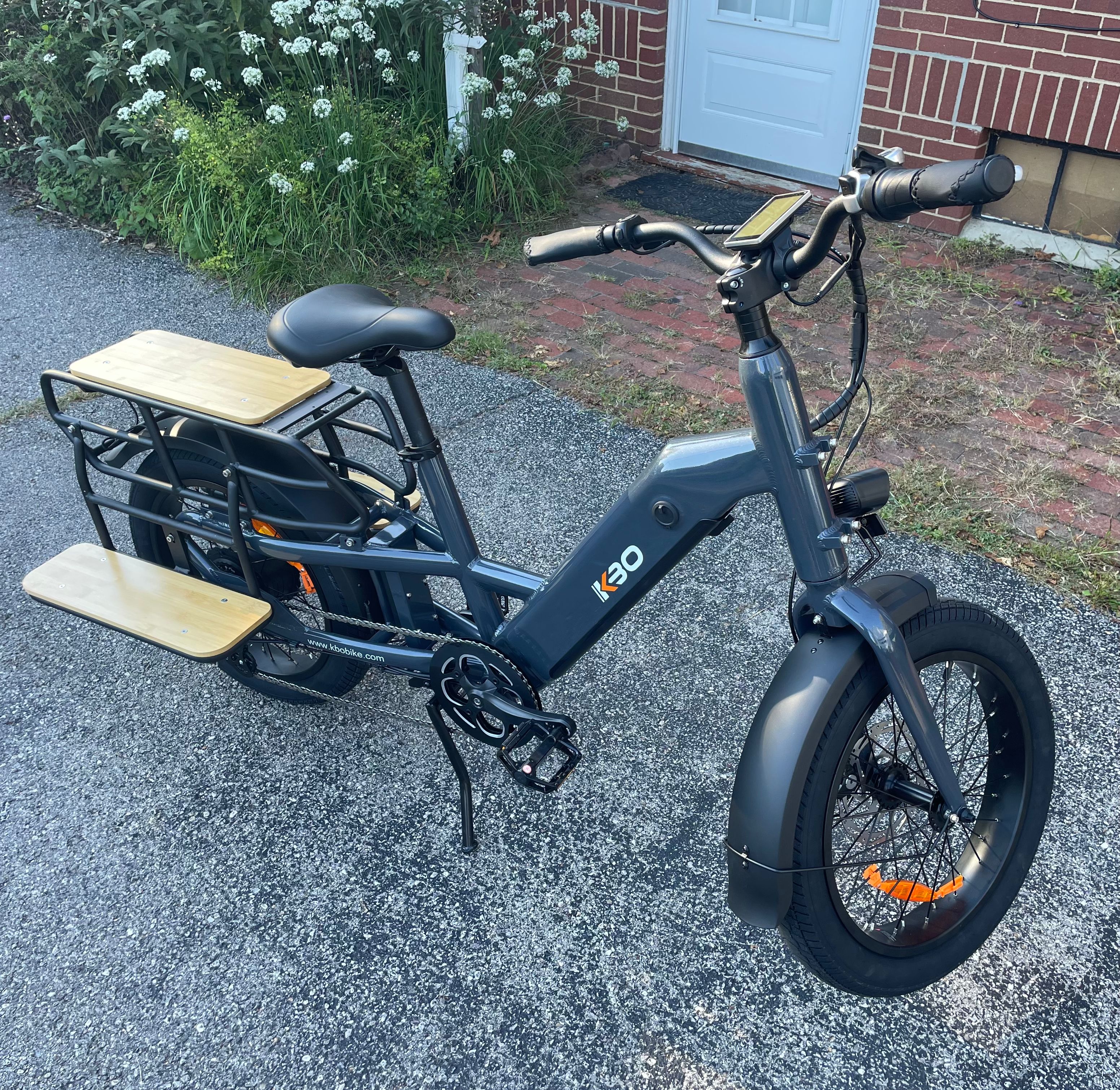 The KBO Cargo Ranger e-bike in Cool Grey